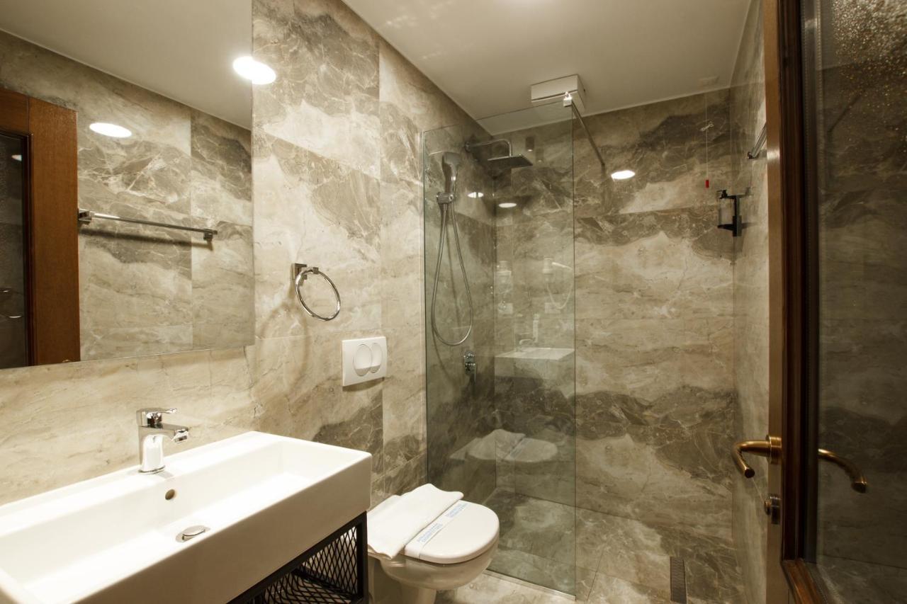 Rose Garden Hotel Gjirokastra Kültér fotó