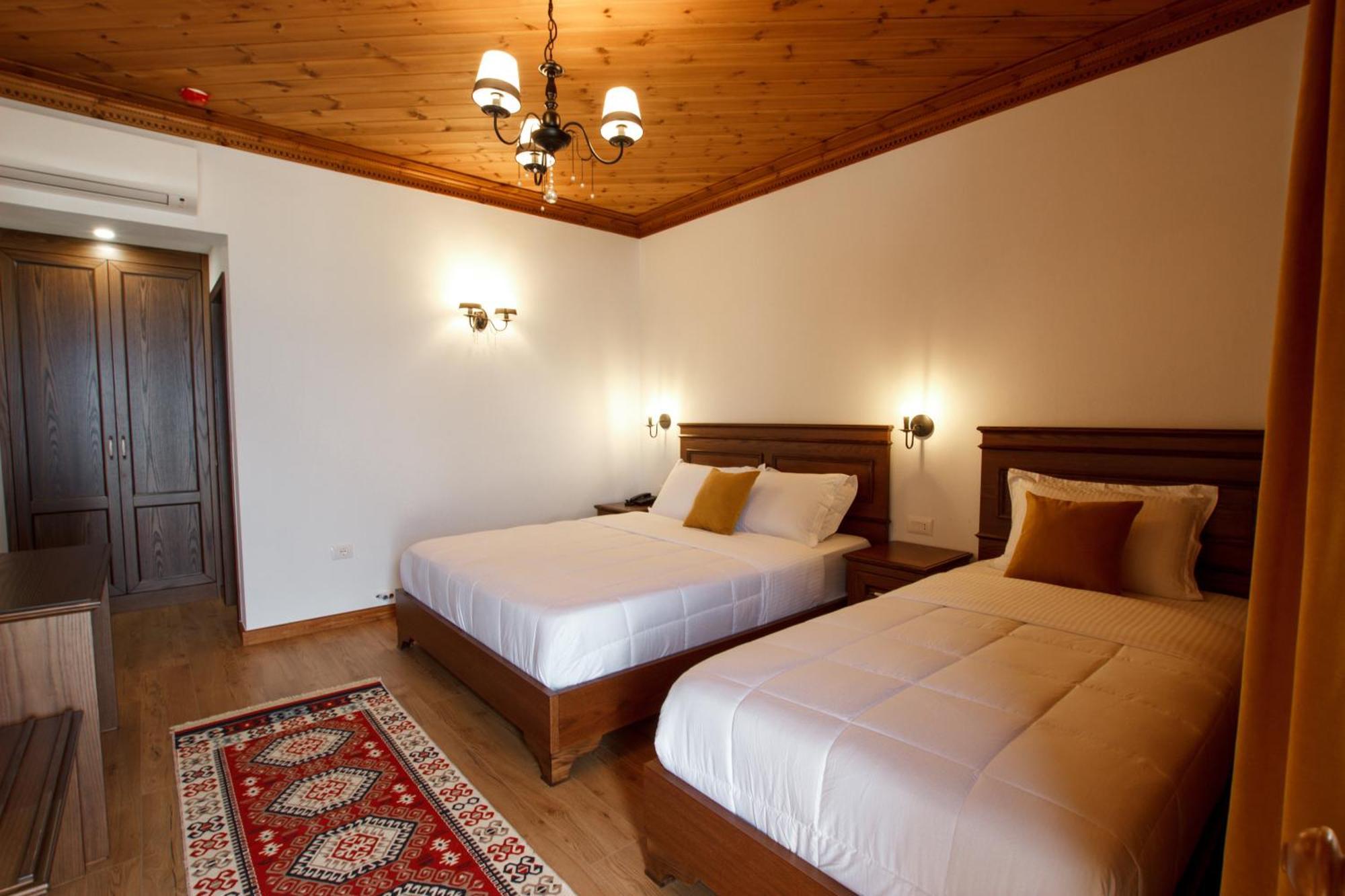 Rose Garden Hotel Gjirokastra Kültér fotó