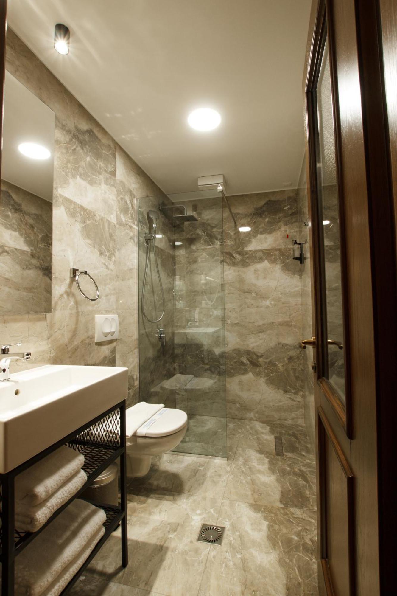 Rose Garden Hotel Gjirokastra Kültér fotó